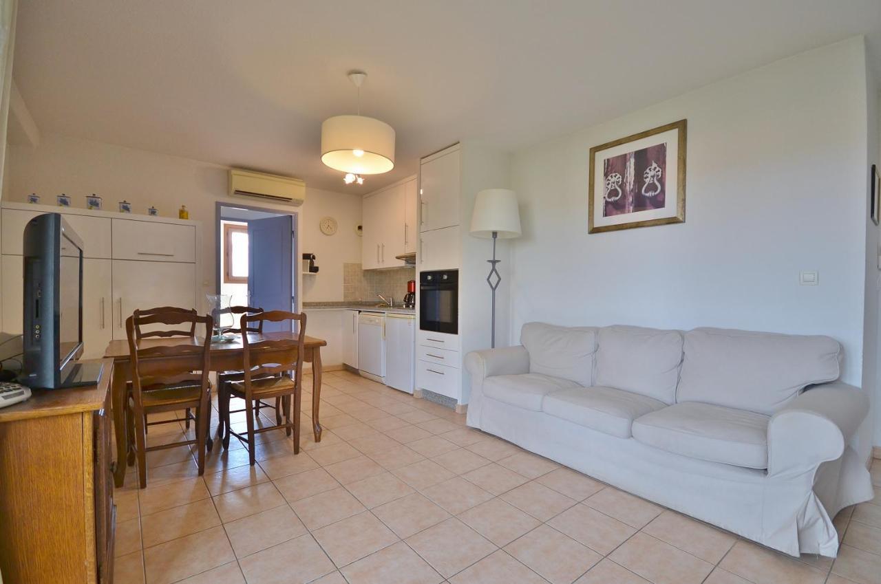 Appartement Dans Residence Avec Piscine Et Parking Uzès Eksteriør bilde